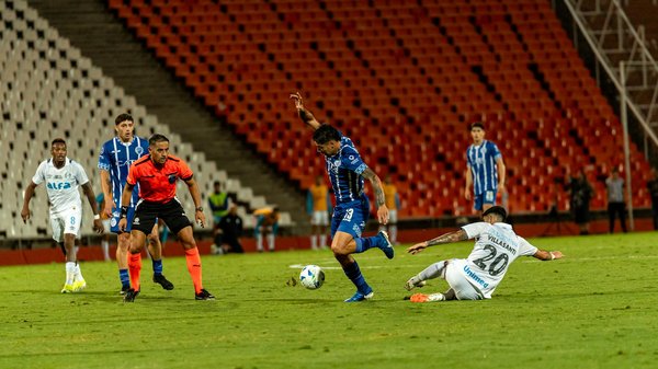 ¿Cómo incorporar elementos de moda futurista en un look cotidiano?